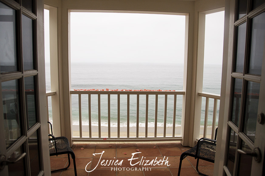 Pacific_Edge_Laguna_Beach_Wedding_Photography_Rose_Petal_Balcony.jpg