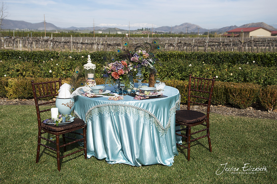 So here is a tablescape that I like to call Vintage Chic