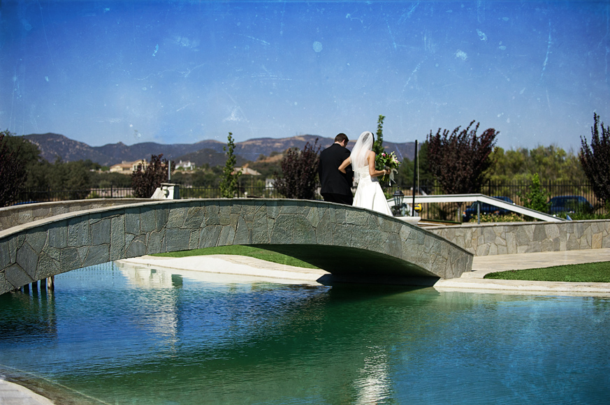 Temecula_Wedding_Photography_Bridge.jpg