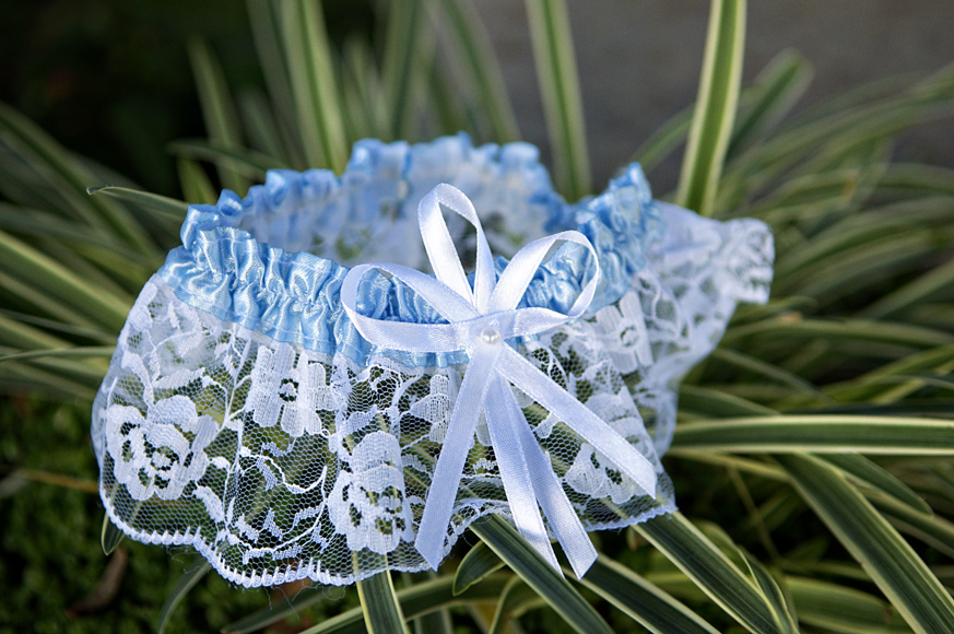 Temecula_Wedding_Photography_Garter.jpg