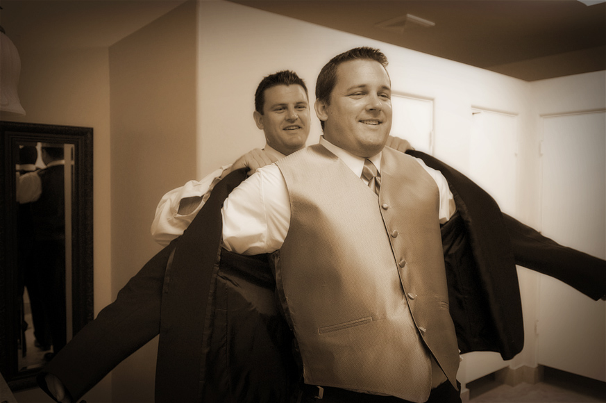 Temecula_Wedding_Photography_Groom_GettingReady.jpg